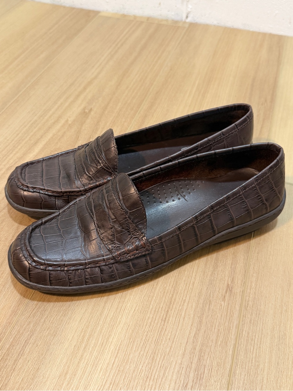 Lauren by Ralph Lauren Women’s Amy Croc-embossed Leather Penny Loafers